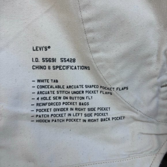 Men’s Levi’s Chino Pants - Picture 4 of 9